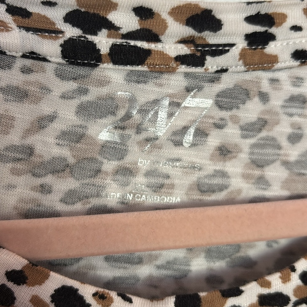 Animal Print Tee - Picture 4 of 6